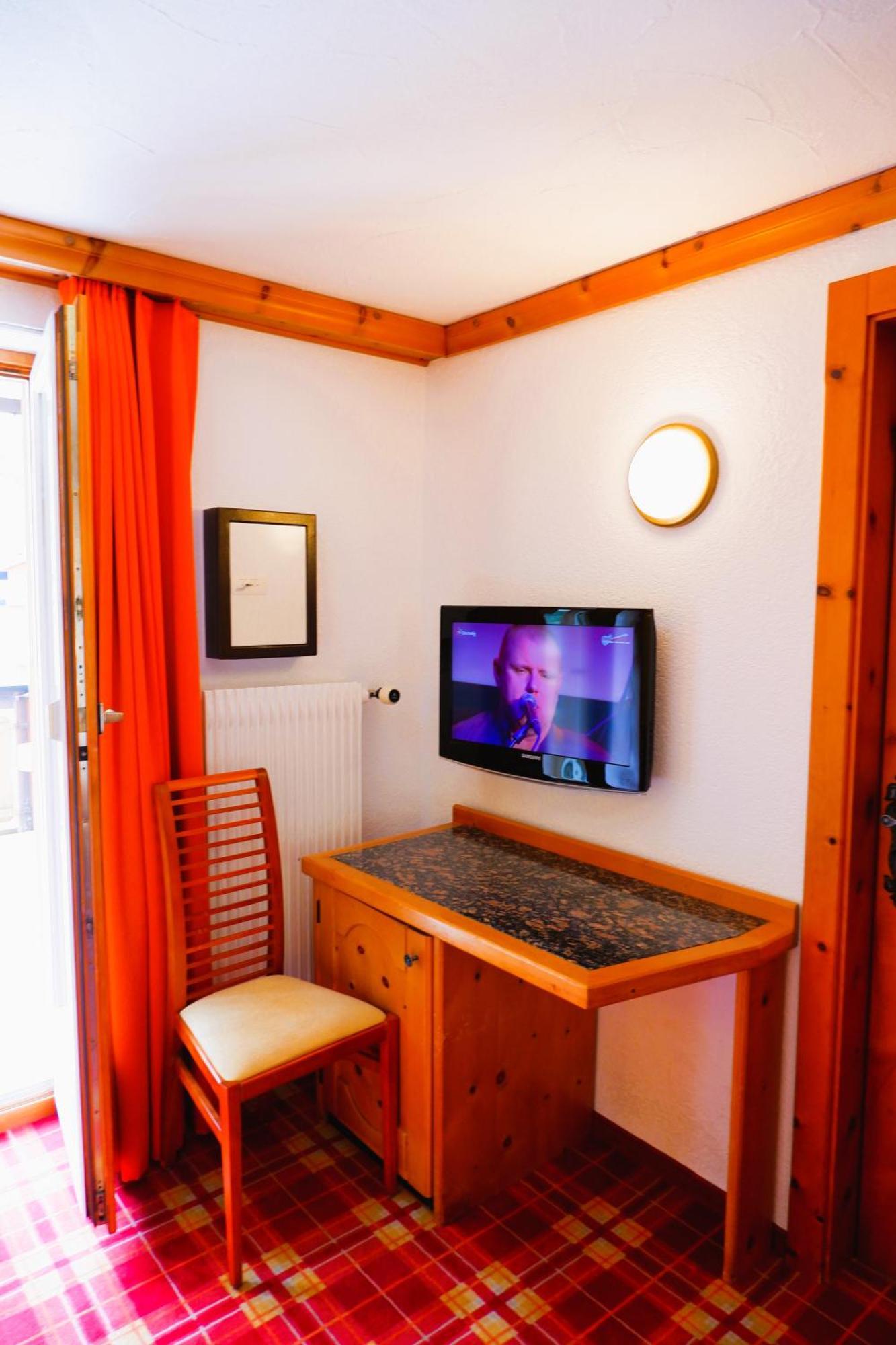 Hotel Christiania Saas-Fee Esterno foto